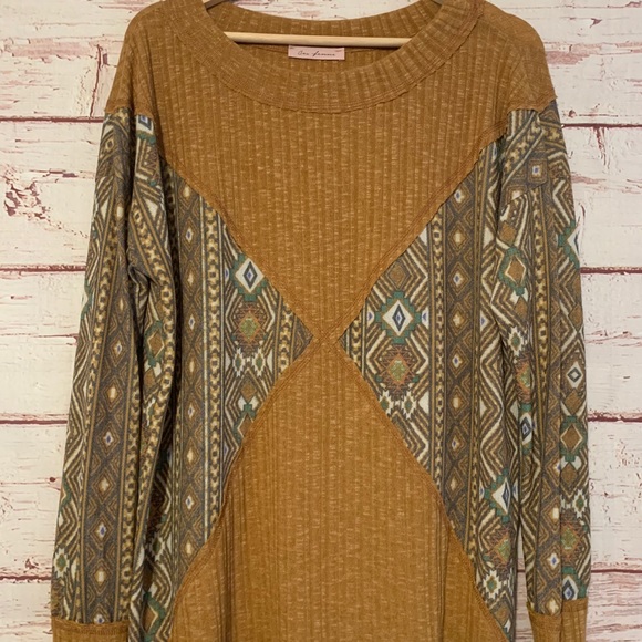 Color Block Sweater Top - Picture 3 of 5